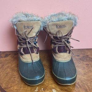 Totes LYNN Faux Fur Trim Snow/Duck Lined Boots Size 8M Faux Leather & Knit Upper